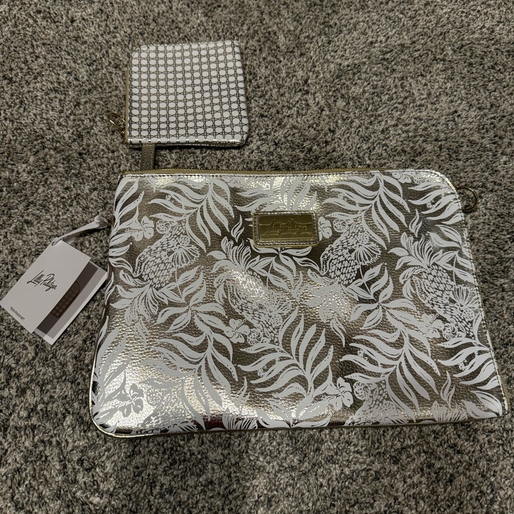 ☀️ BRAND NEW ☀️ Lilly Pulitzer ☀️ Padded Tech Sleeve with Small Zip Pouch